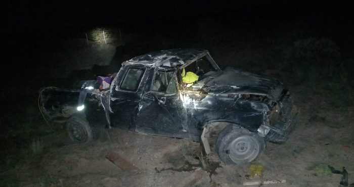 Valcheta: Tres personas heridas tras el vuelco de una camioneta en la ruta 23