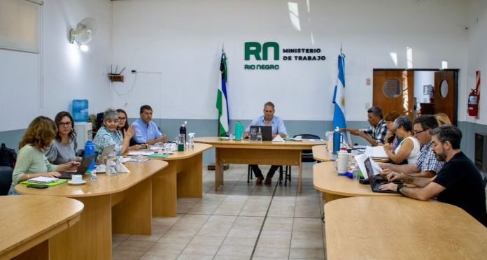 Río Negro se hará cargo de los fondos recortados por Nación a los docentes