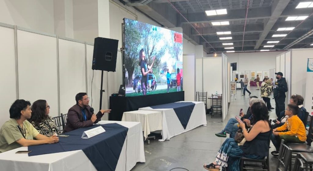 Valcheta: La Bienal Internacional de Arte de Río Negro se presentó en la AQ Arte Feria Quito 2025