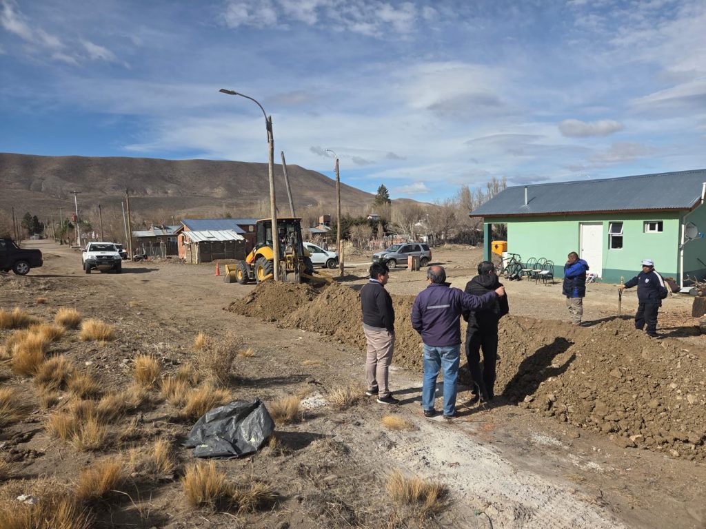 Ñorquinco: Inician las obras de gas y agua potable en el Barrio IPPV