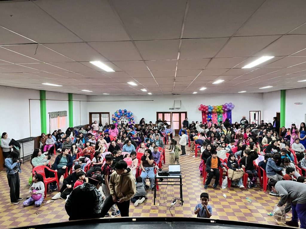 La Comisaría de la Familia de Los Menucos organizó una”Tarde de Cine”