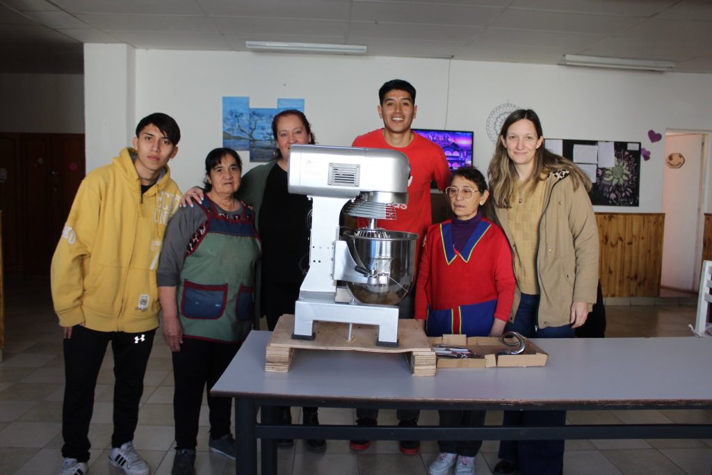 Entrega de equipamiento a instituciones educativas de Maquinchao