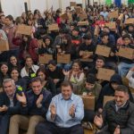 Weretilneck entregó 146 notebooks para estudiantes rurales estidiantes
