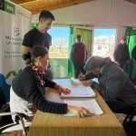 Cona Niyeu: 10 familias firmaron las escrituras de sus viviendas cona escritu