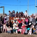 "Sumando Sonrisas" pide colaboración para llevar alegría a los niños de Laguna Blanca laguna djjd